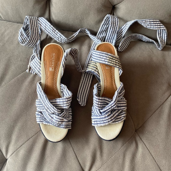 Gorgeous sperry wedges - Picture 1 of 1